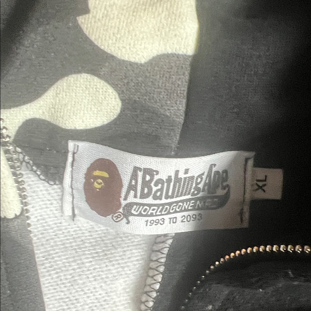 A Bathing Ape Kids Black and Camo Hoodie Jacket Size XL - Picture 2 of 8